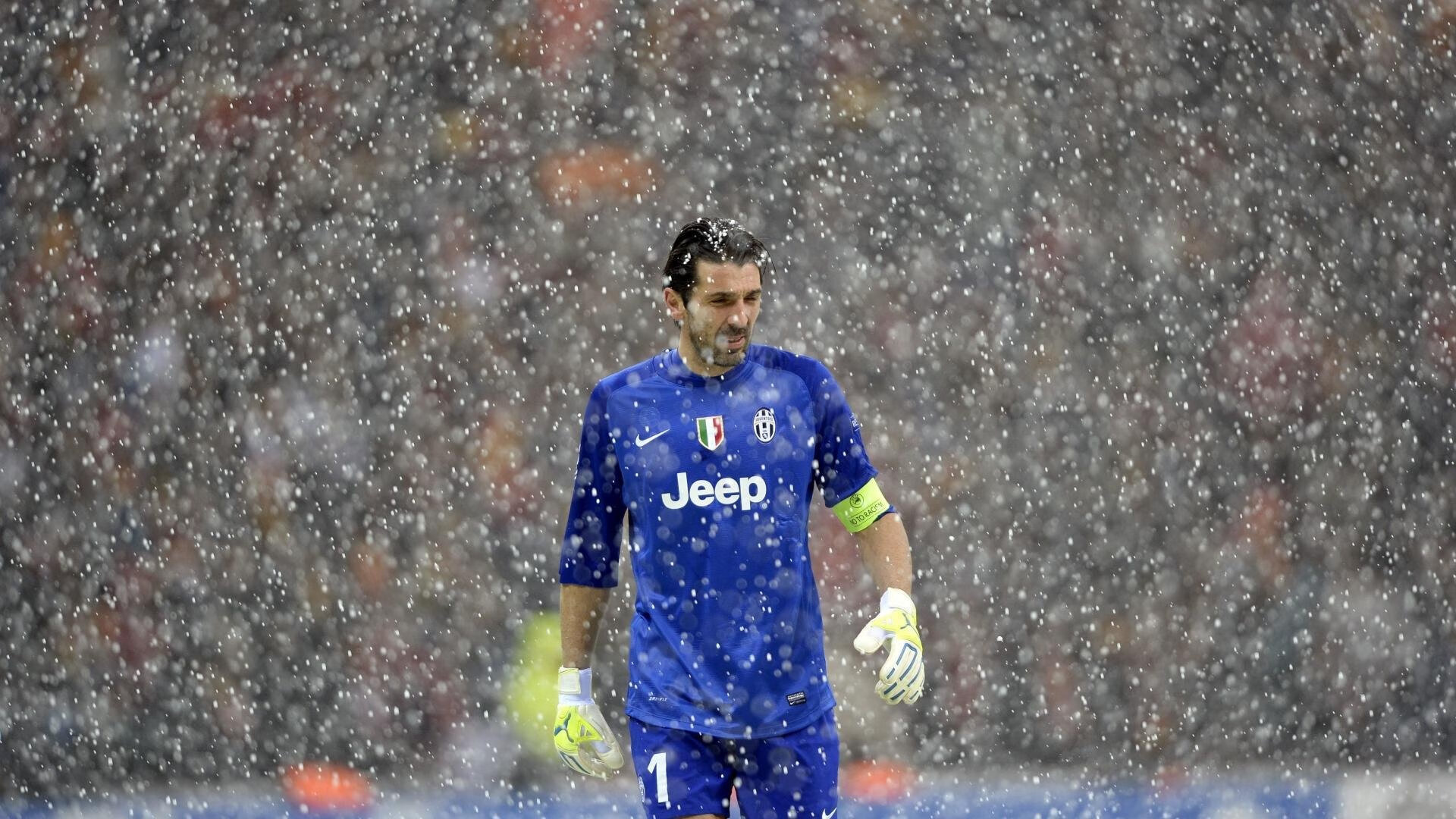 拜仁三线紧凑,博卡前锋难觅空当,fcb拜仁