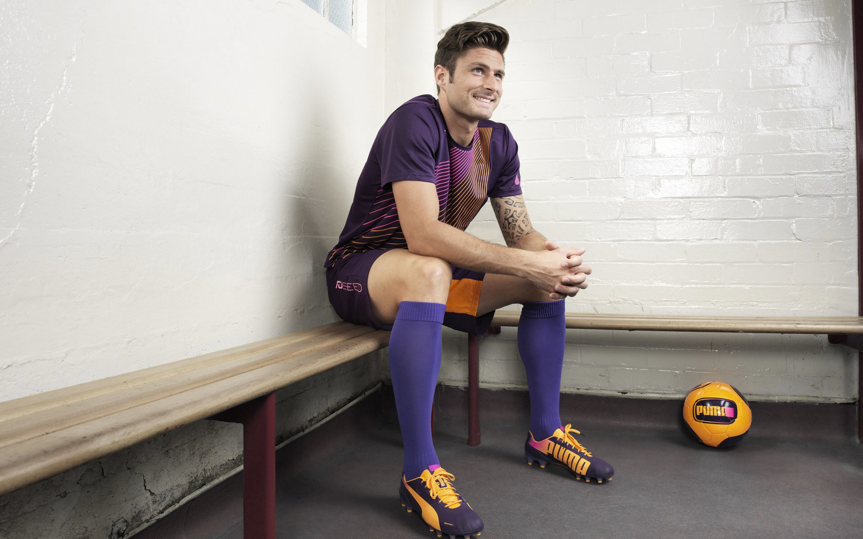 中国足球是否可以试点多俱乐部联盟运营，中国有足球联赛吗